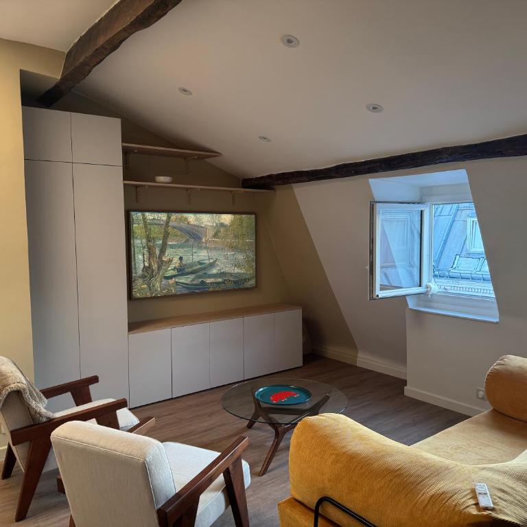 70 m2, Renovated, Perfect Location in central Paris - Three-Bedroom Apartment - 5