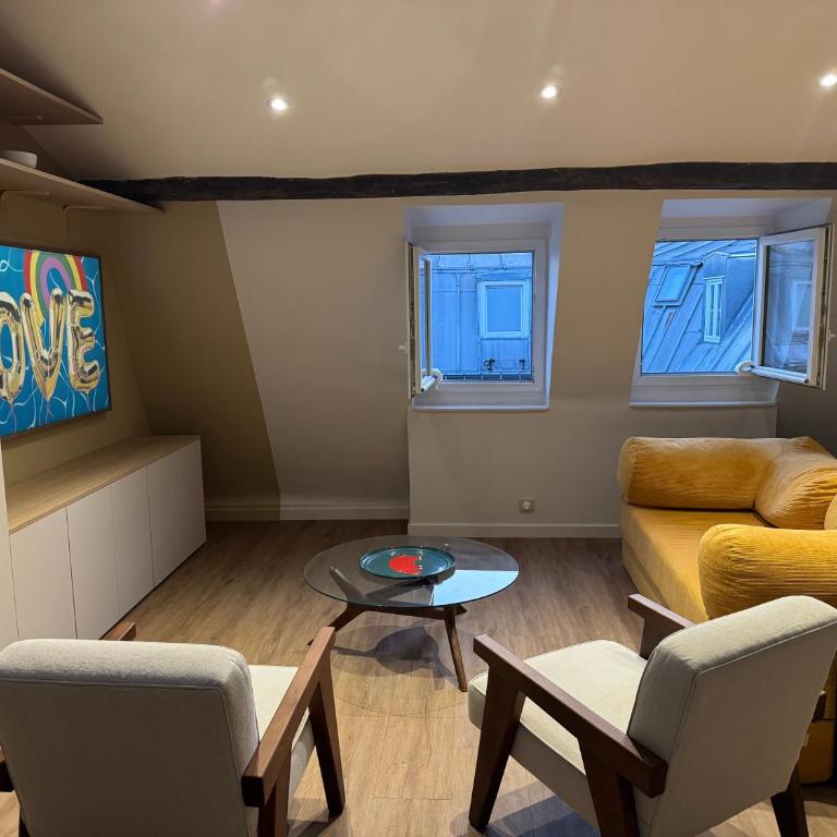 70 m2, Renovated, Perfect Location in central Paris - Three-Bedroom Apartment - 12