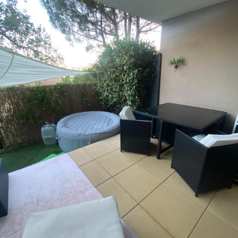 Charmant studio avec jacuzzi - One-Bedroom Apartment - 7