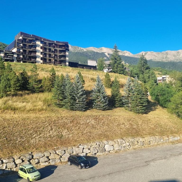 Studio 2 personnes Serre Chevalier 1350m LE BOIS DES COQS 5min des pistes avec balcon 5m2 parking et casier à ski - Studio avec Balcon - 4