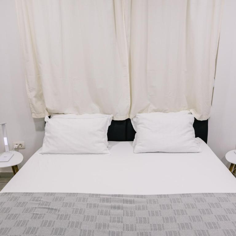 Apartments Valentina free parking - Studio Apartment - 9