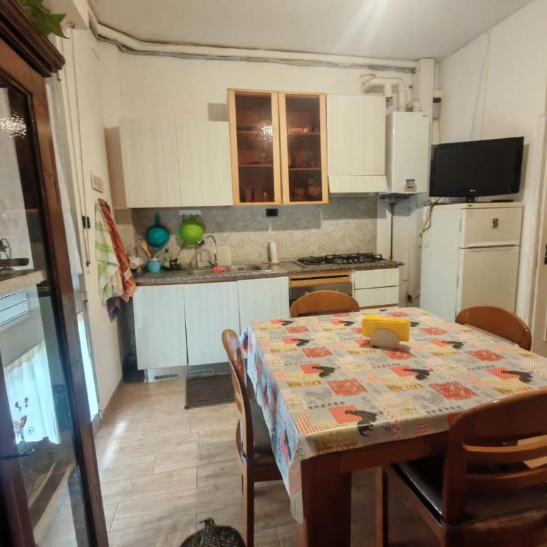 Backpackers Rimini Apartament- Il Lupo Affitta - Appartamento con 2 Camere da Letto - 4