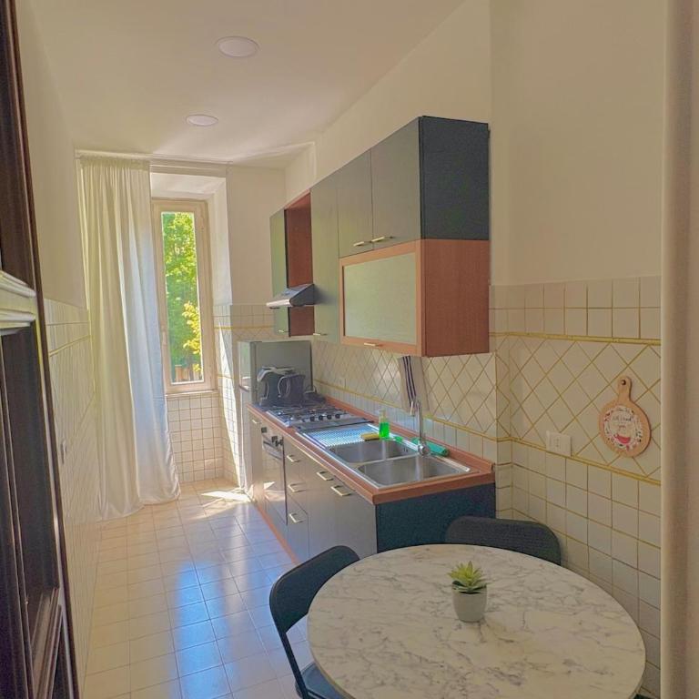 Vatican Area Stylish 2BR Fast WiFi & AC - Appartamento Deluxe - 5