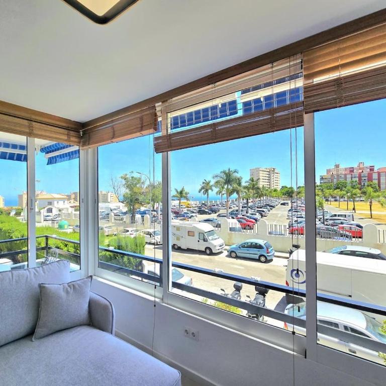 Sunshine Blue Skies and Seaview 2 Bedroom Apartment Seasonal Pool Free wifi and dedicated workspace by NAMASTE ELITE - Apartamento de 2 dormitorios - 1