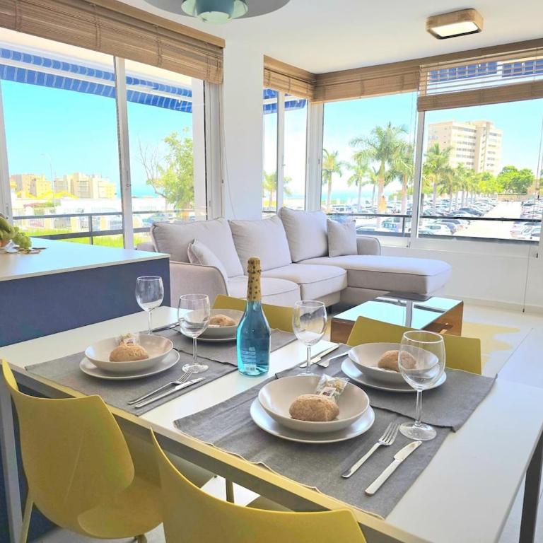Sunshine Blue Skies and Seaview 2 Bedroom Apartment Seasonal Pool Free wifi and dedicated workspace by NAMASTE ELITE - Apartamento de 2 dormitorios - 10