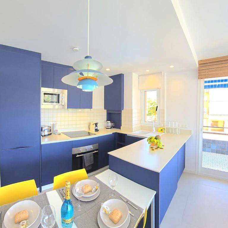 Sunshine Blue Skies and Seaview 2 Bedroom Apartment Seasonal Pool Free wifi and dedicated workspace by NAMASTE ELITE - Apartamento de 2 dormitorios - 15
