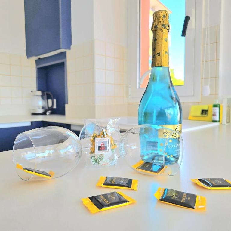 Sunshine Blue Skies and Seaview 2 Bedroom Apartment Seasonal Pool Free wifi and dedicated workspace by NAMASTE ELITE - Apartamento de 2 dormitorios - 16