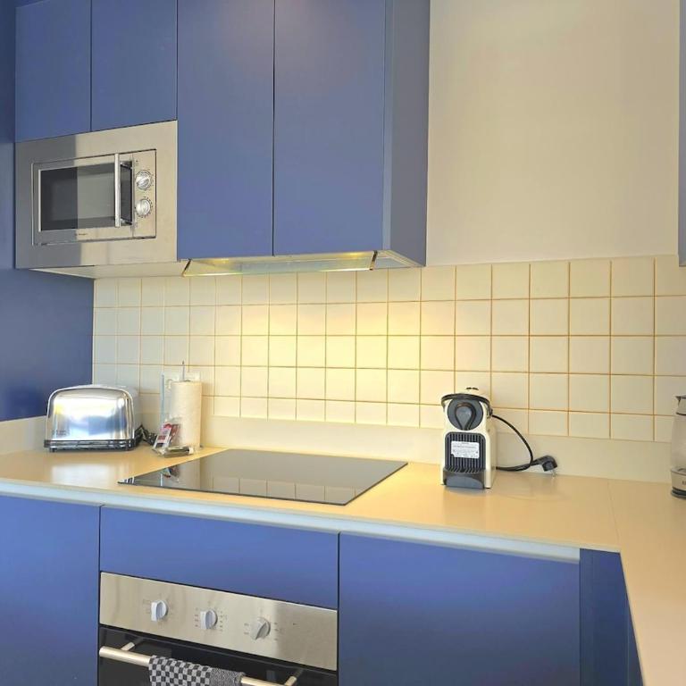 Sunshine Blue Skies and Seaview 2 Bedroom Apartment Seasonal Pool Free wifi and dedicated workspace by NAMASTE ELITE - Apartamento de 2 dormitorios - 22