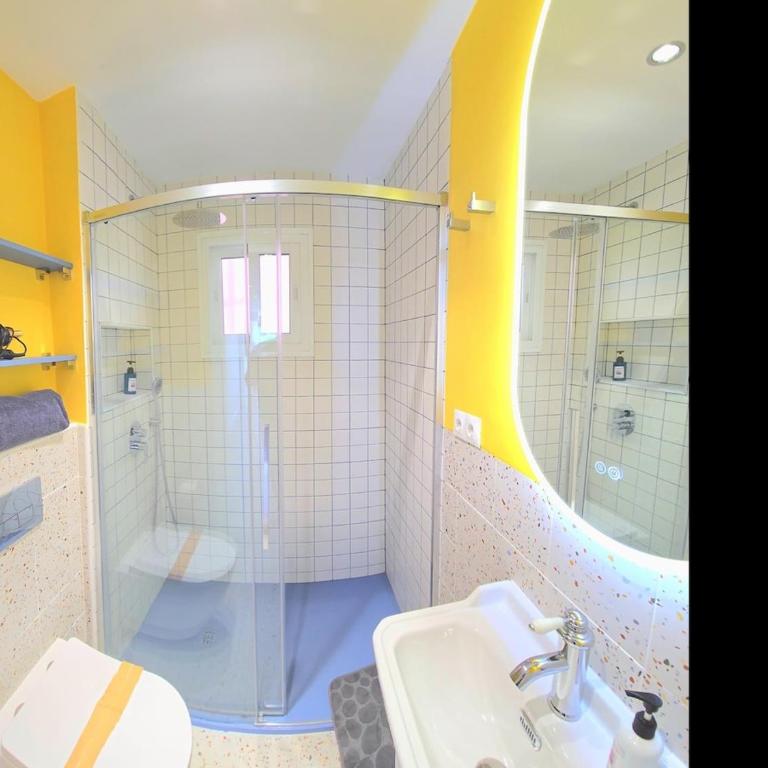 Sunshine Blue Skies and Seaview 2 Bedroom Apartment Seasonal Pool Free wifi and dedicated workspace by NAMASTE ELITE - Apartamento de 2 dormitorios - 29