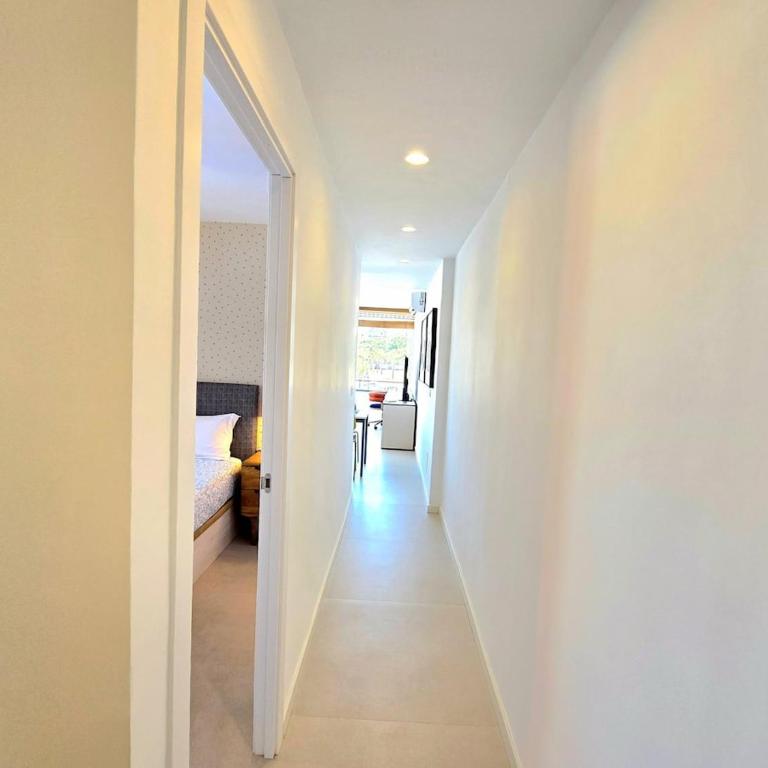 Sunshine Blue Skies and Seaview 2 Bedroom Apartment Seasonal Pool Free wifi and dedicated workspace by NAMASTE ELITE - Apartamento de 2 dormitorios - 30
