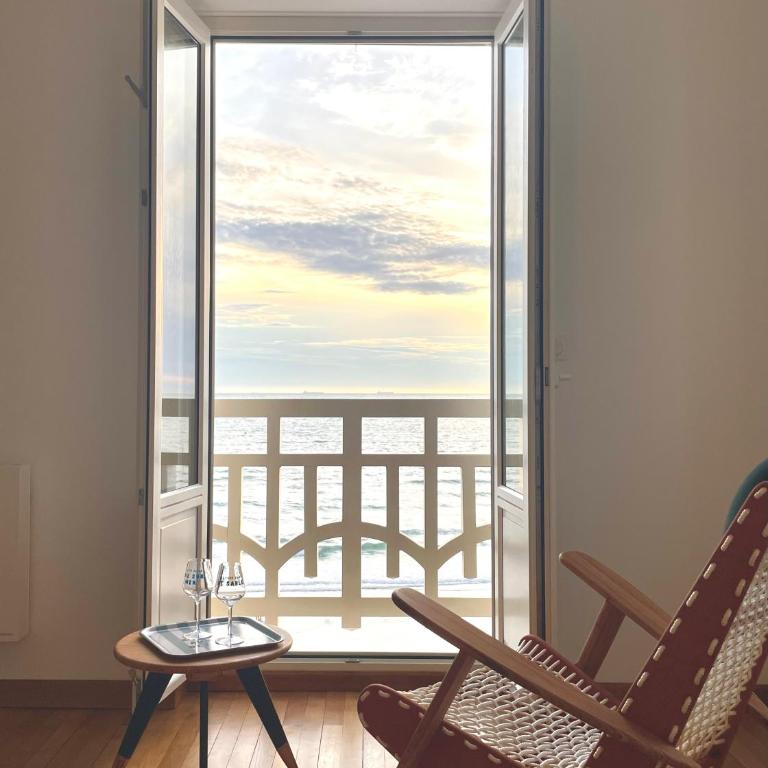 T h e - P L A I C E - Apartment mit 3 Schlafzimmern und Meerblick - 2