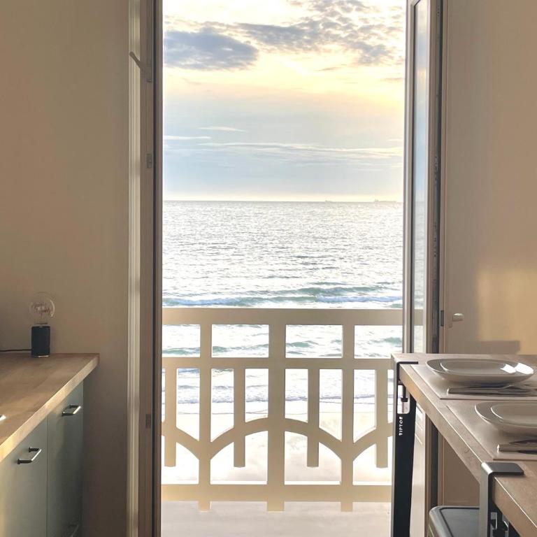 T h e - P L A I C E - Apartment mit 3 Schlafzimmern und Meerblick - 8