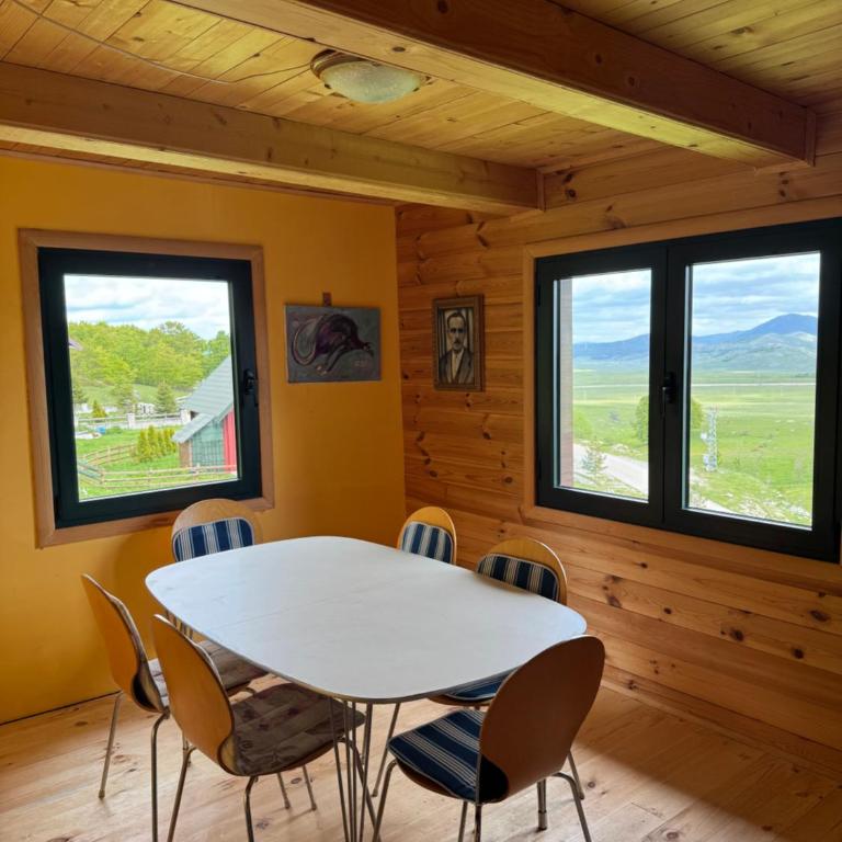 Ana - One-Bedroom House - 3
