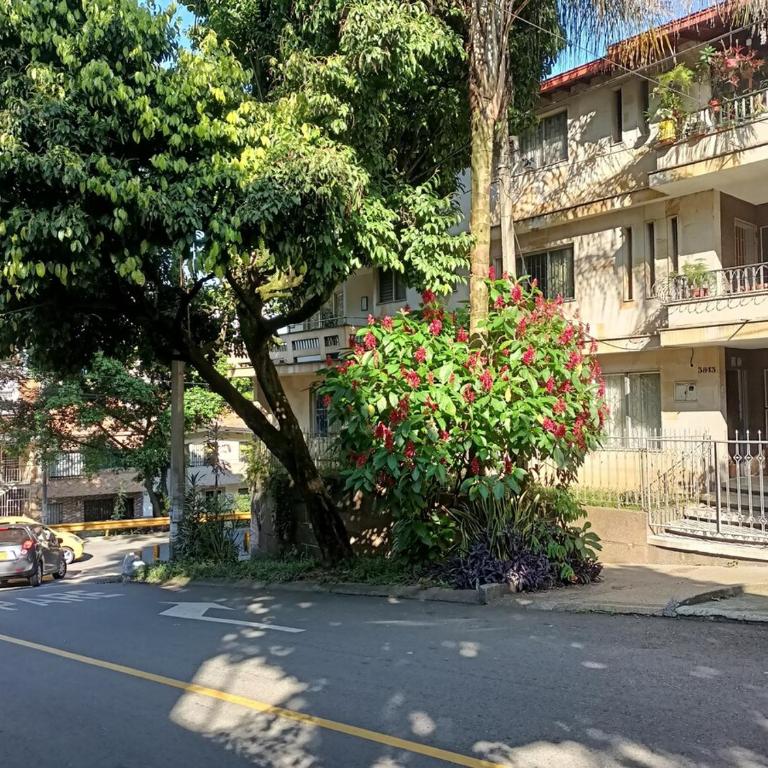 Casa Clásica Zona Centro Medellín, Casa Villa para 8H - Three-Bedroom Apartment - 18