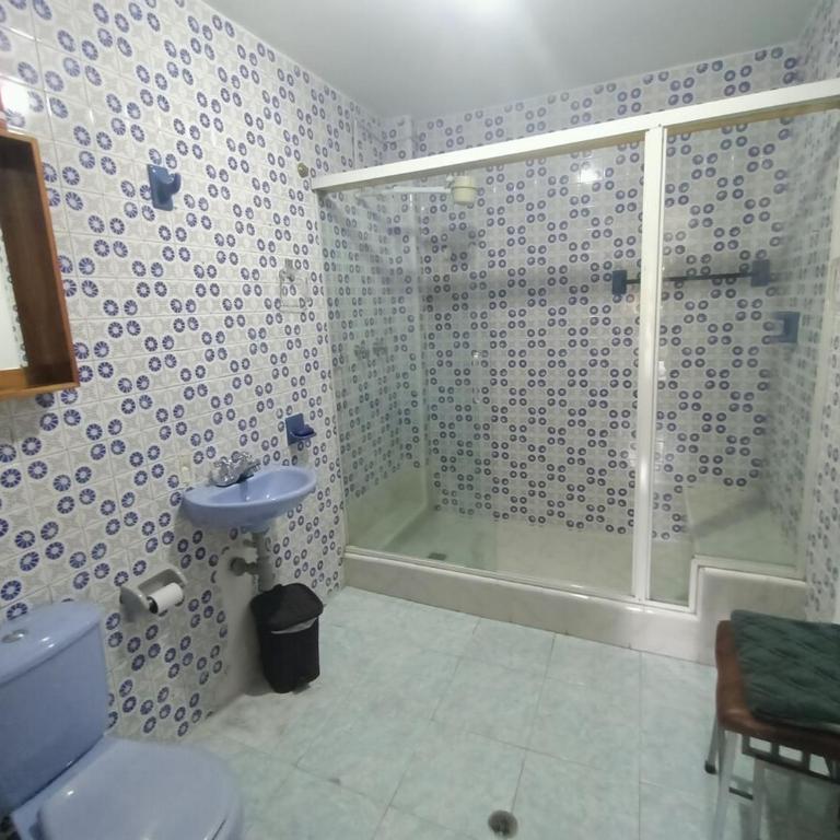 Casa Clásica Zona Centro Medellín, Casa Villa para 8H - Three-Bedroom Apartment - 24