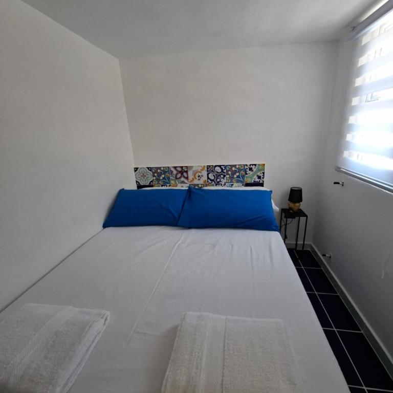 Bella Blu - Appartamento con 2 Camere da Letto - 17