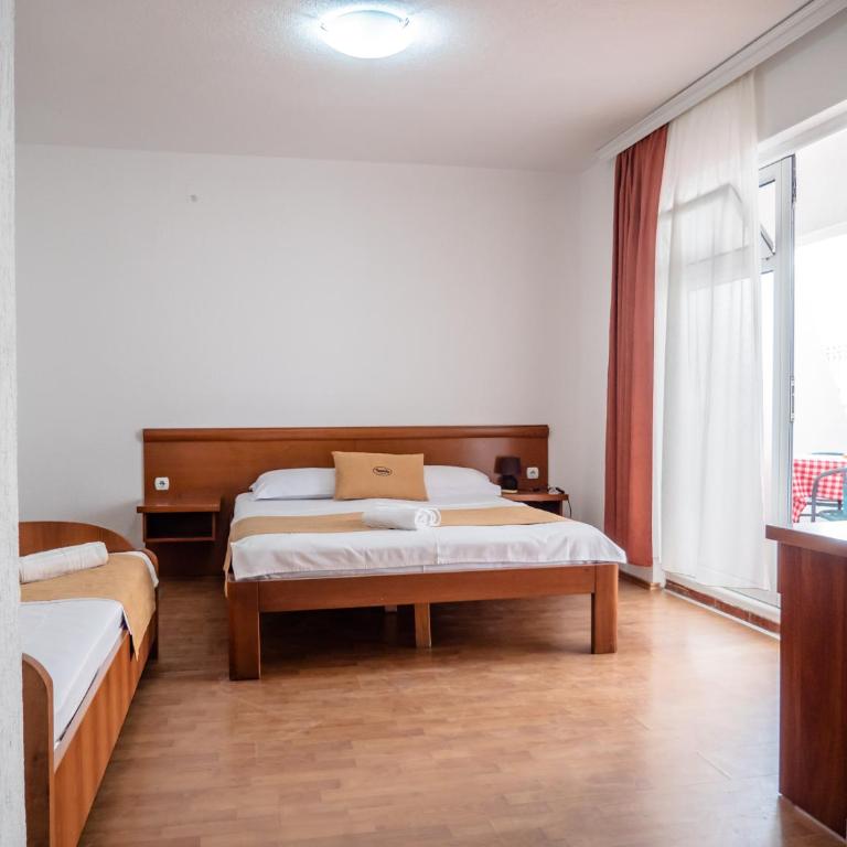 Apartments Bonita - Klasična Trokrevetna Soba - 4
