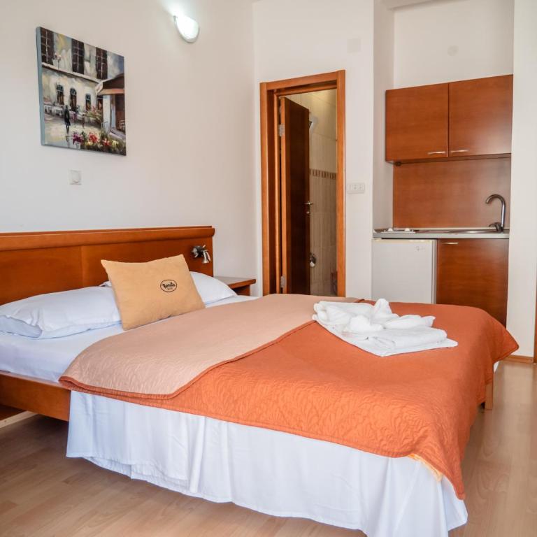 Apartments Bonita - Klasična Trokrevetna Soba - 10