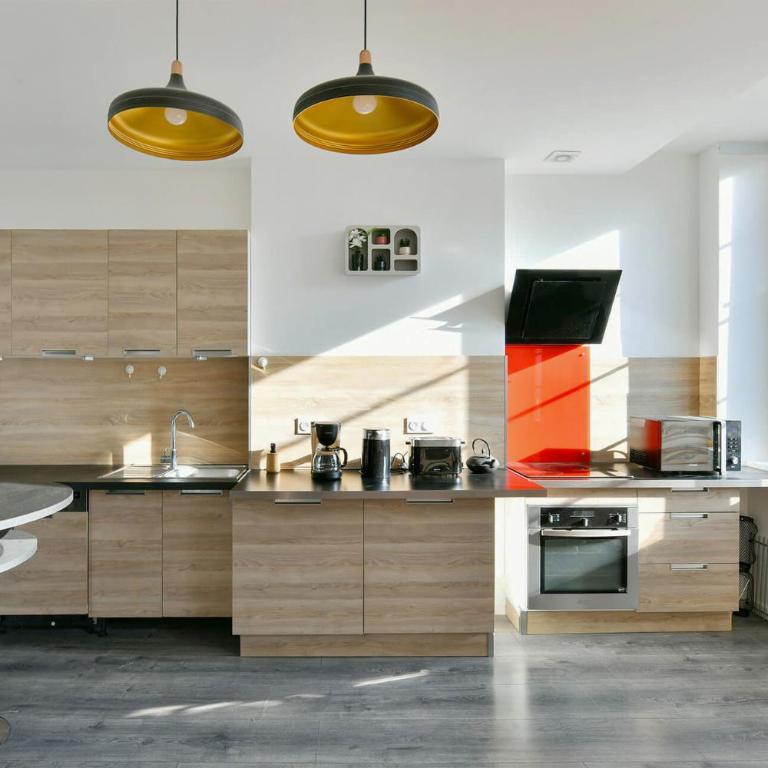 Spacieux Centre-ville Balcon - Two-Bedroom Apartment - 6