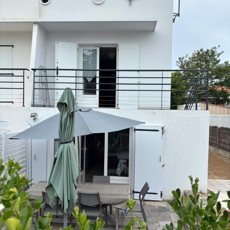 Appartement rénové avec terrasse très bien situé - Apartment mit 1 Schlafzimmer - 13