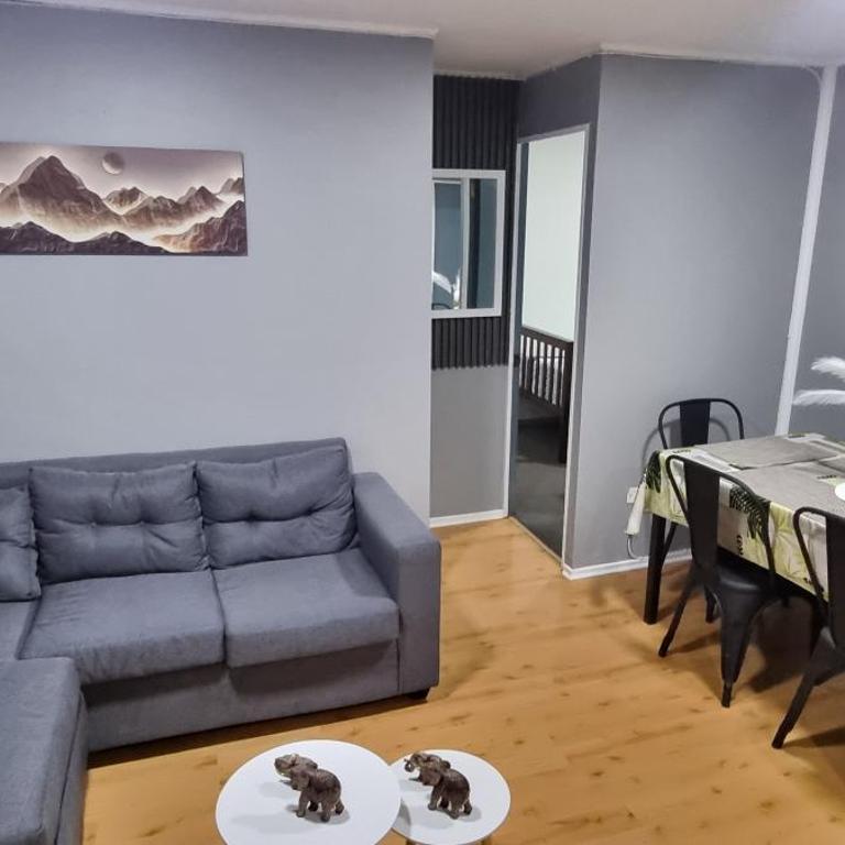 Depto III céntrico RDKL - Three-Bedroom Apartment - 2