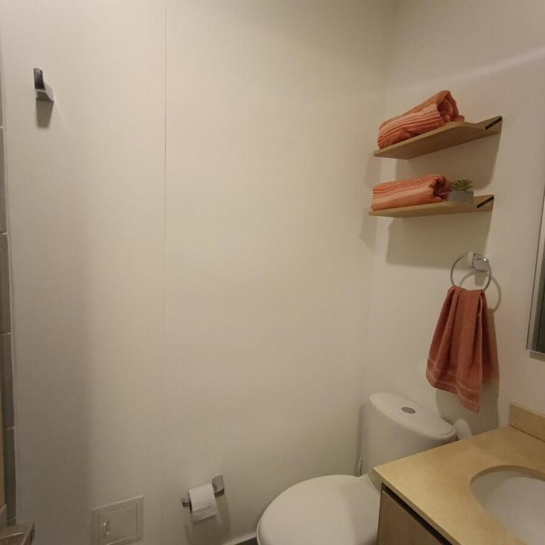 Loft moderno con vista al mar y a la sierra, playa a 2 min y 4 piscinas para disfrutar en tu estadía - One-Bedroom Apartment - 15
