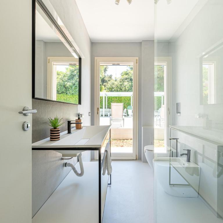 Villa Nika - Three-Bedroom Villa - 36