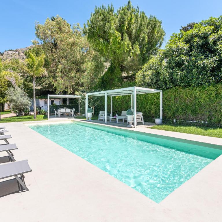 Villa Nika - Three-Bedroom Villa - 10