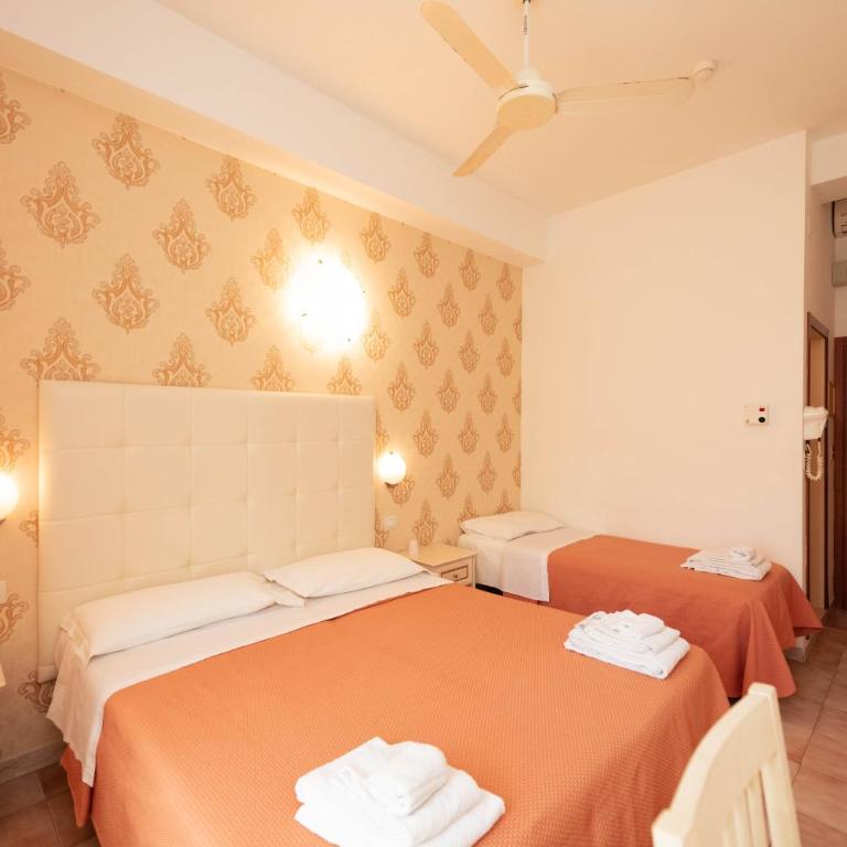 Hotel Ariston Riccione - Triple Room - 4