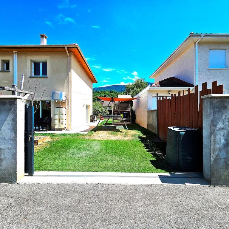 Suréquipée avec cuisine extérieure, climatisation - Villa - Vue sur Jardin - 9