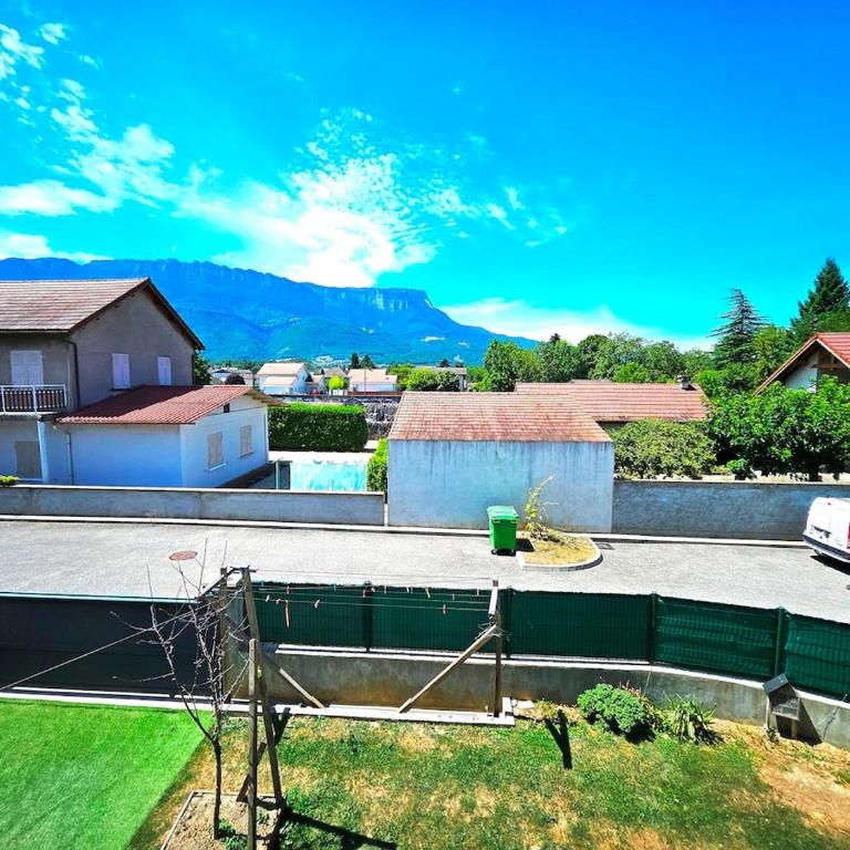 Suréquipée avec cuisine extérieure, climatisation - Villa - Vue sur Jardin - 11