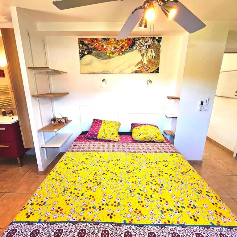 Suréquipée avec cuisine extérieure, climatisation - Villa - Vue sur Jardin - 16