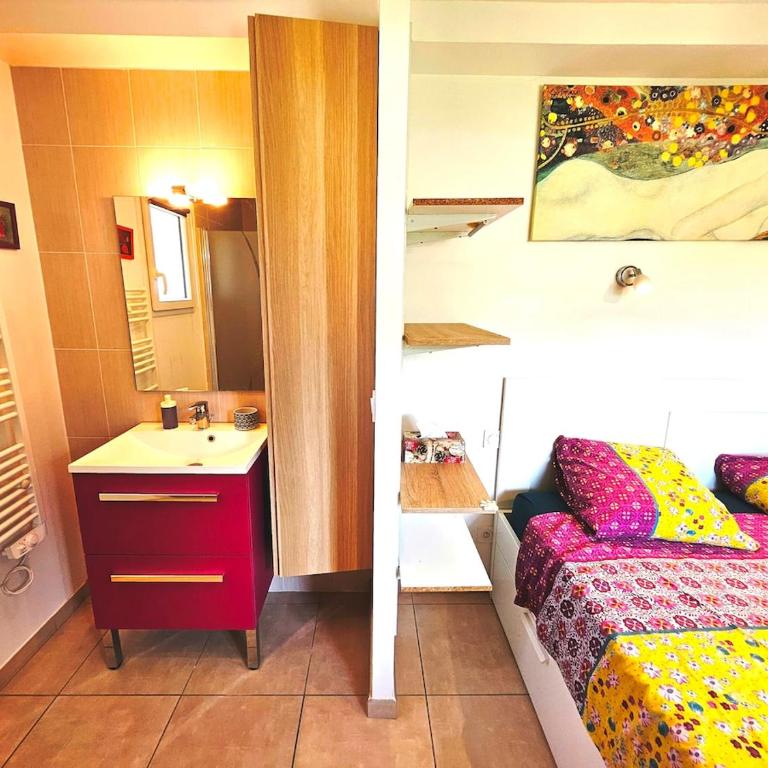 Suréquipée avec cuisine extérieure, climatisation - Villa - Vue sur Jardin - 22
