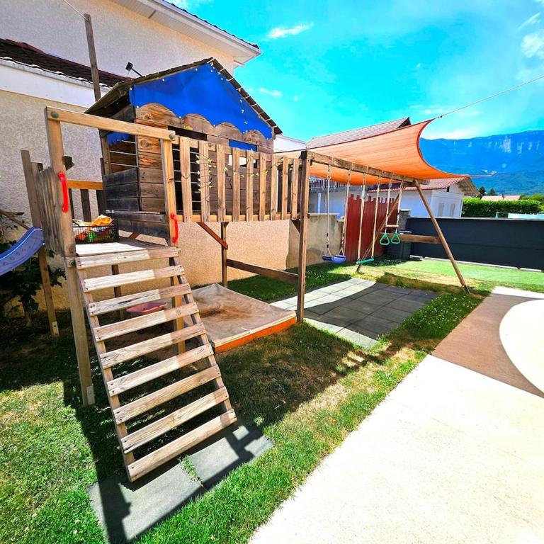 Suréquipée avec cuisine extérieure, climatisation - Villa - Vue sur Jardin - 25