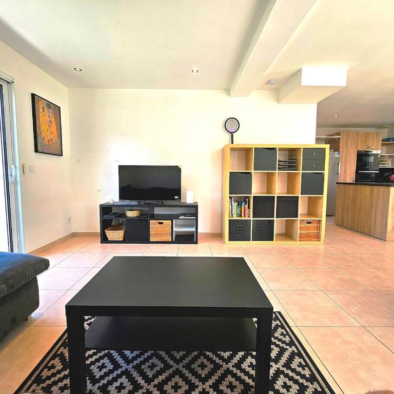 Suréquipée avec cuisine extérieure, climatisation - Villa - Vue sur Jardin - 26