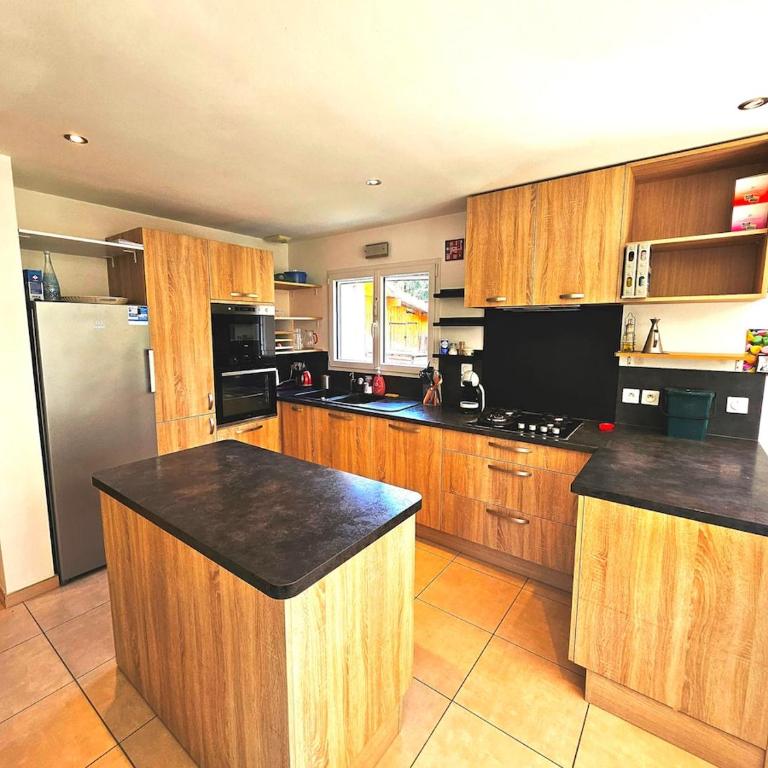 Suréquipée avec cuisine extérieure, climatisation - Villa - Vue sur Jardin - 49