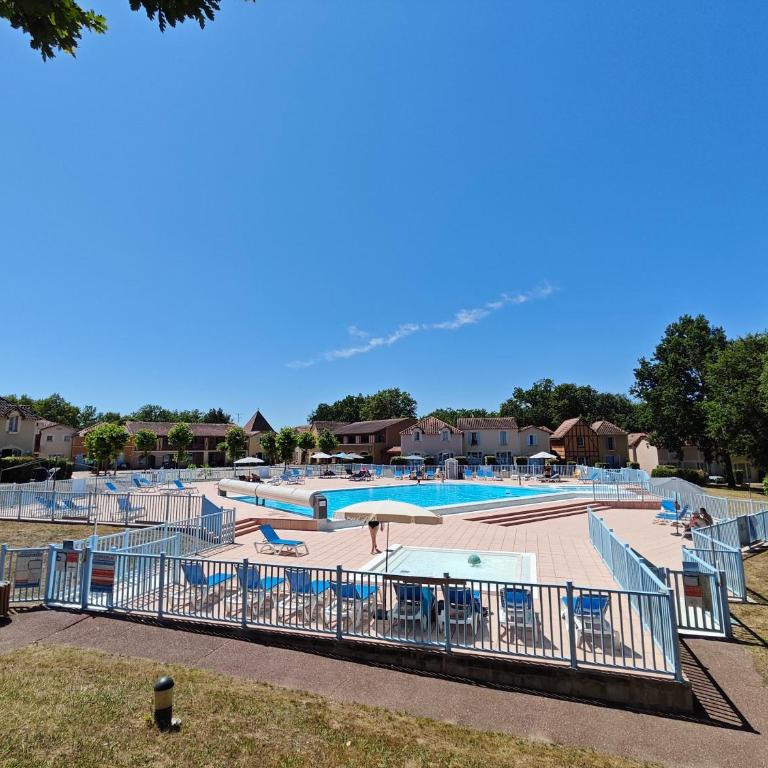 Charmante Maison Duplex en résidence avec piscine à Monflanquin - Maison 2 Chambres - 67