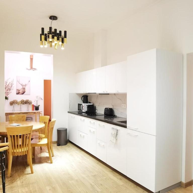 Le Marais Sunshine Apt 5 bdrs 3 mins to metro N3-10 - Appartement 5 Chambres - 1