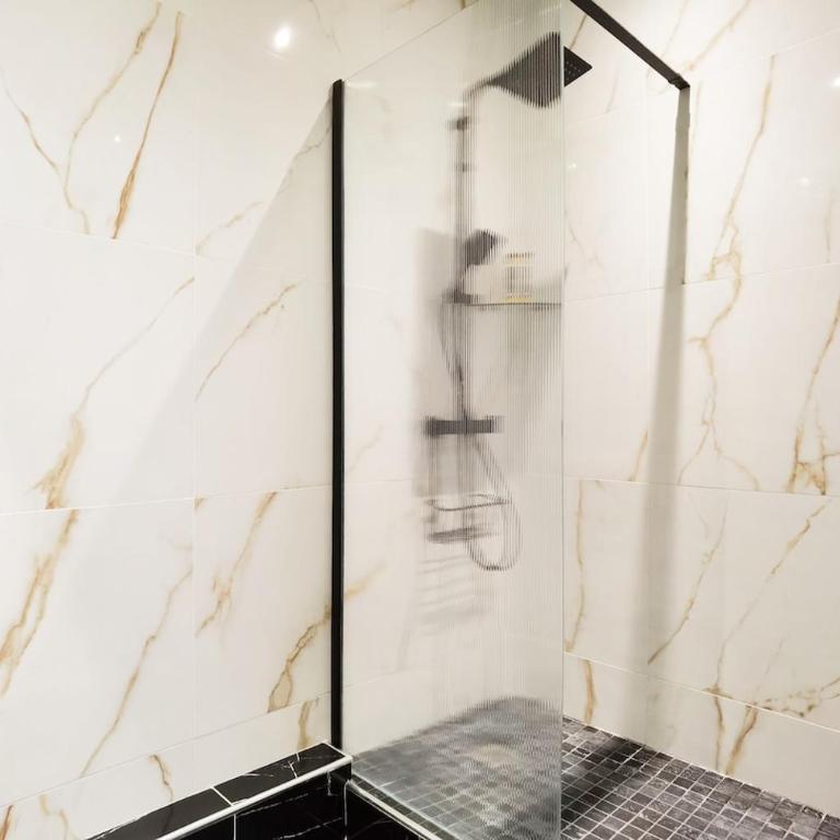 Le Marais Sunshine Apt 5 bdrs 3 mins to metro N3-10 - Appartement 5 Chambres - 4