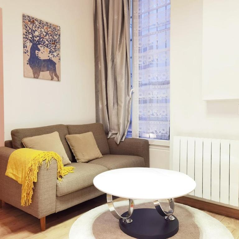Le Marais Sunshine Apt 5 bdrs 3 mins to metro N3-10 - Appartement 5 Chambres - 8