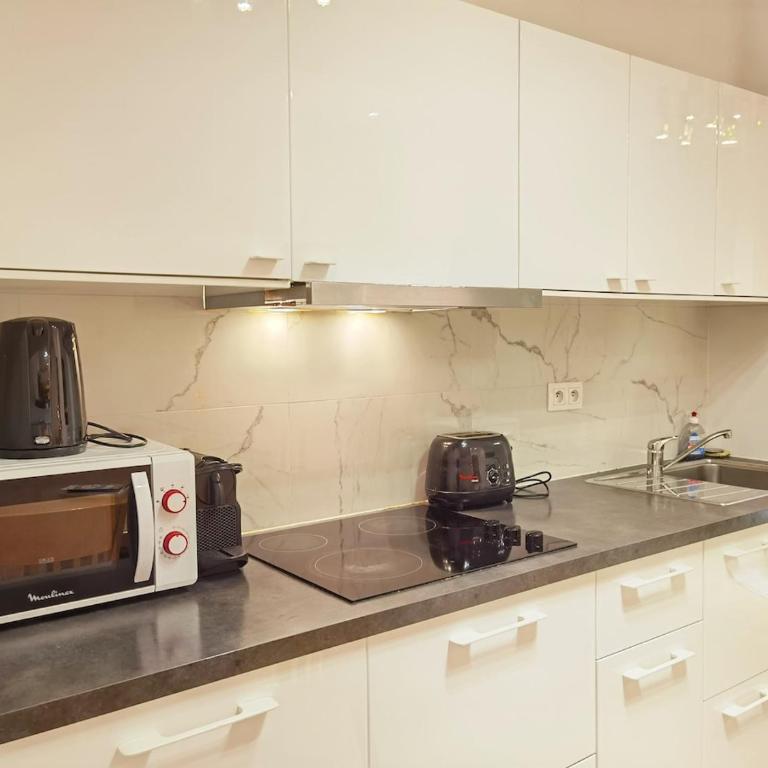 Le Marais Sunshine Apt 5 bdrs 3 mins to metro N3-10 - Appartement 5 Chambres - 13