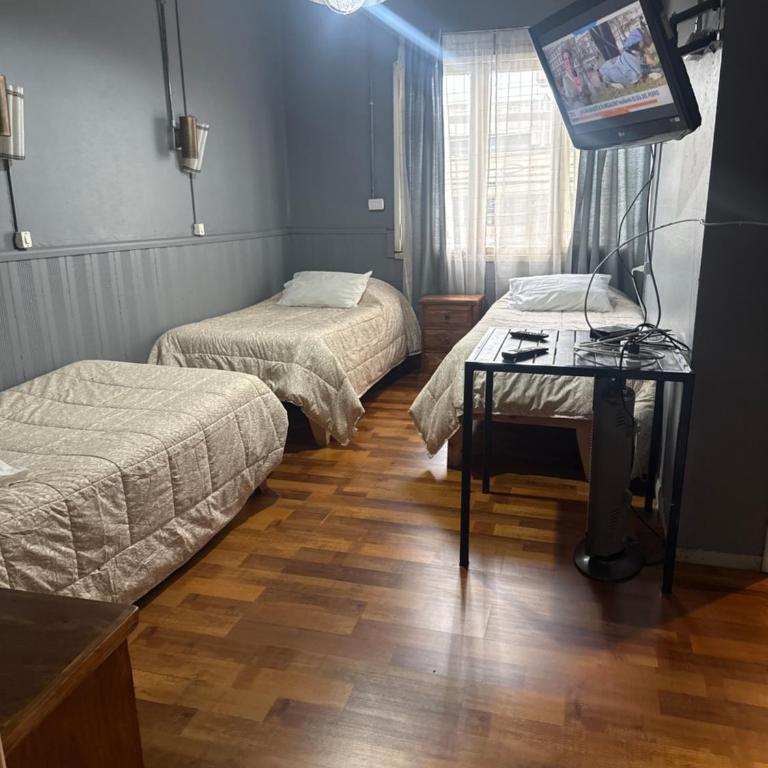 Hostal Papo - Triple Room with Private Bathroom - 3