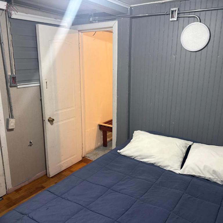 Hostal Papo - Family Room with Private Bathroom - 5