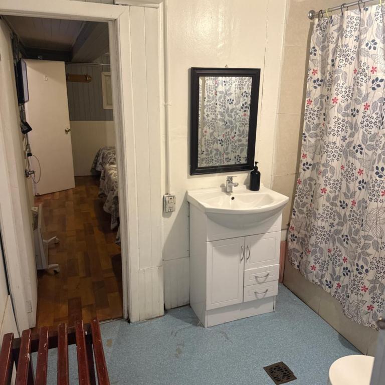 Hostal Papo - Family Room with Private Bathroom - 4