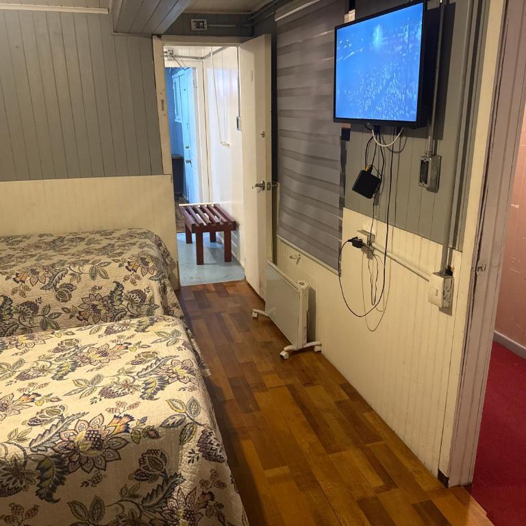 Hostal Papo - Family Room with Private Bathroom - 2