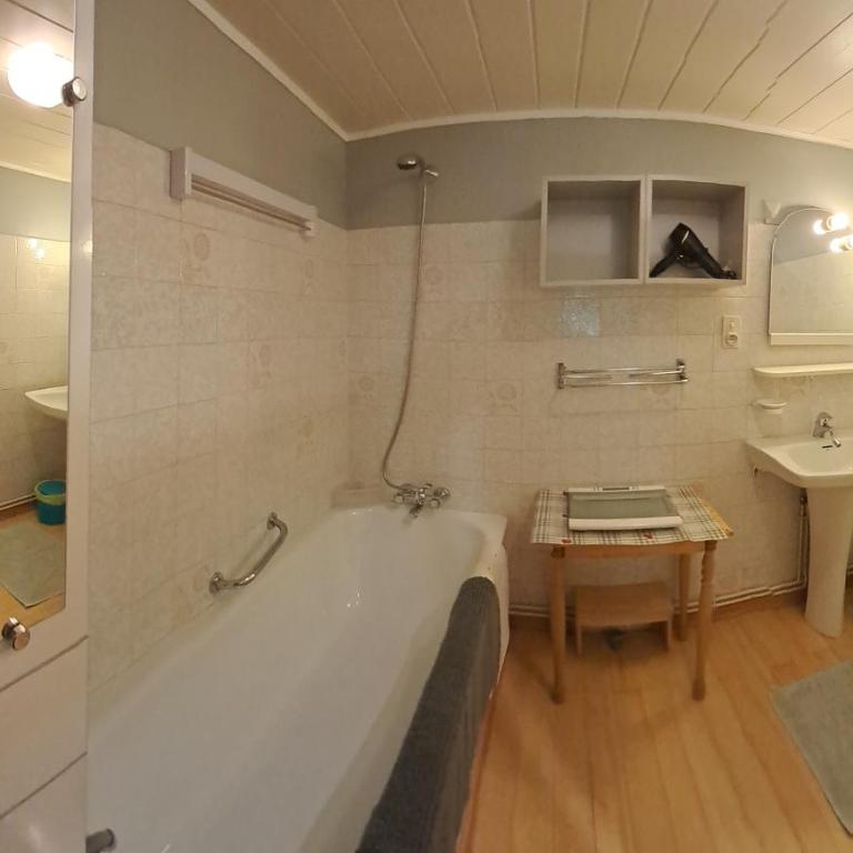 Les VIGNEAUX Hautes Alpes, Appartement 4 personnes, avec belle terrasse - Appartement 2 Chambres - 26