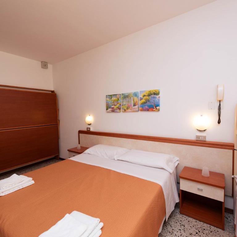 Hotel Ariston Riccione - Quadruple Room - 9