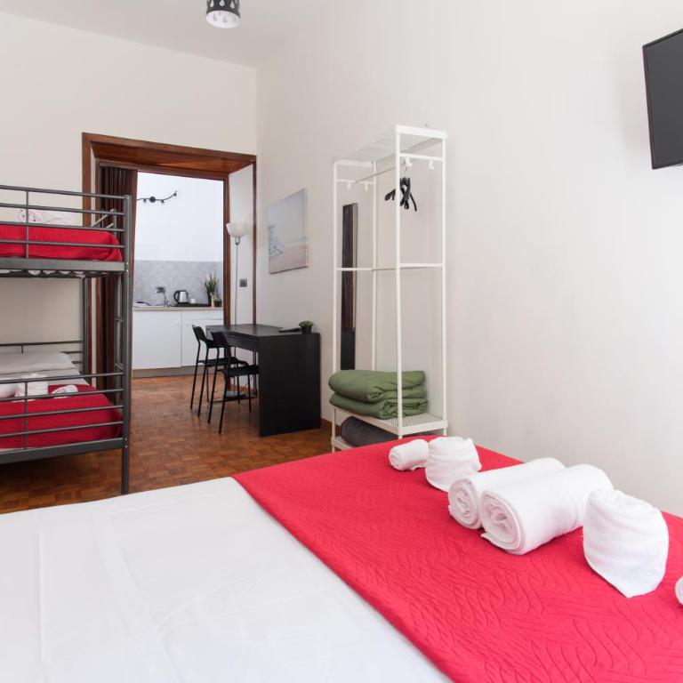Inside Chiaia Rooms - Camera Familiare Deluxe - 14