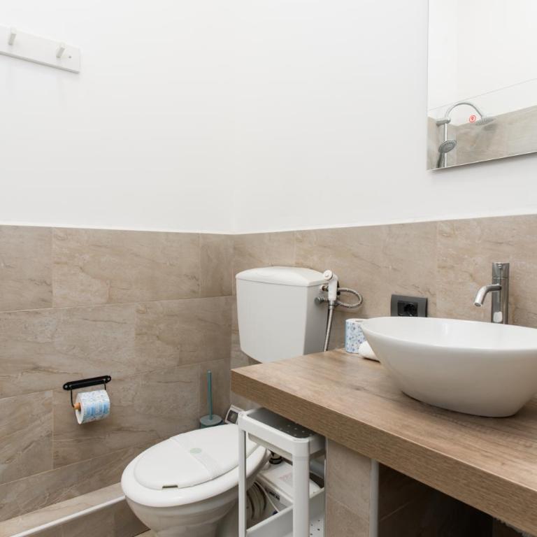 Inside Chiaia Rooms - Camera Familiare Deluxe - 11