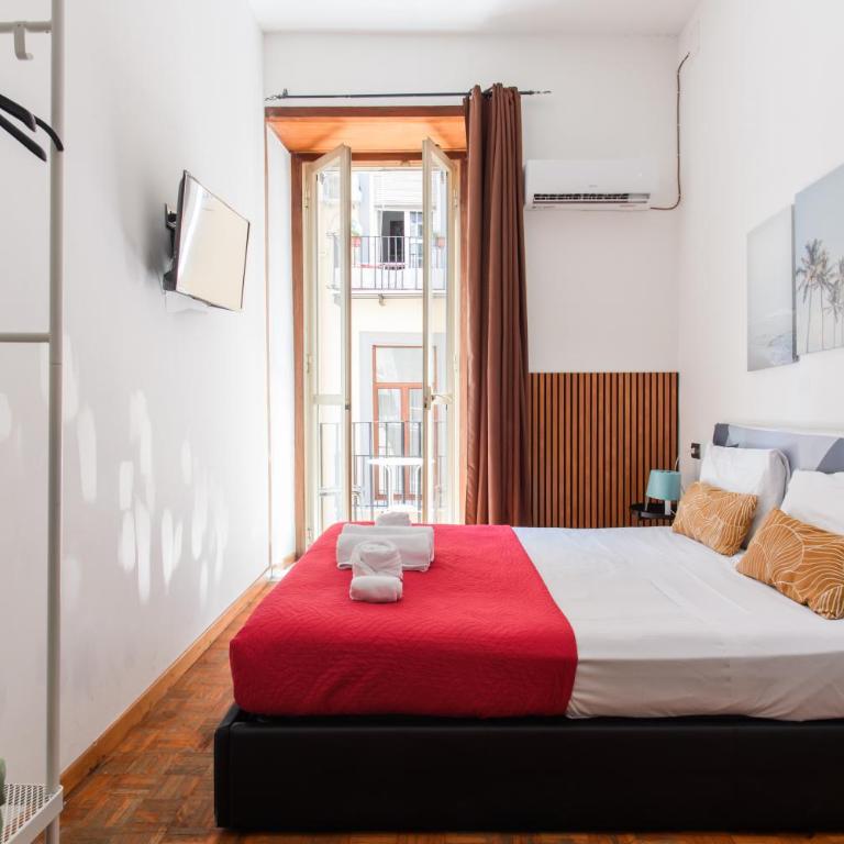 Inside Chiaia Rooms - Camera Familiare Deluxe - 2